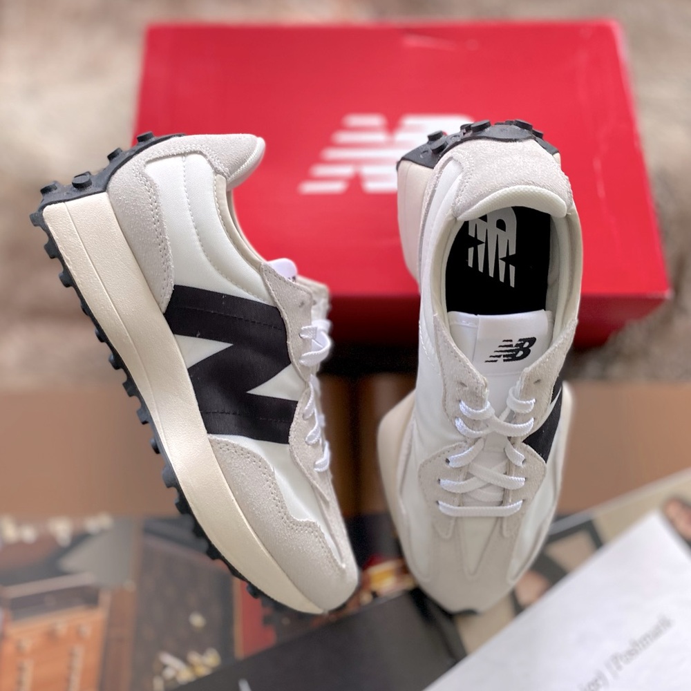 New Balance 327 Sneakers - Picture 9 of 14